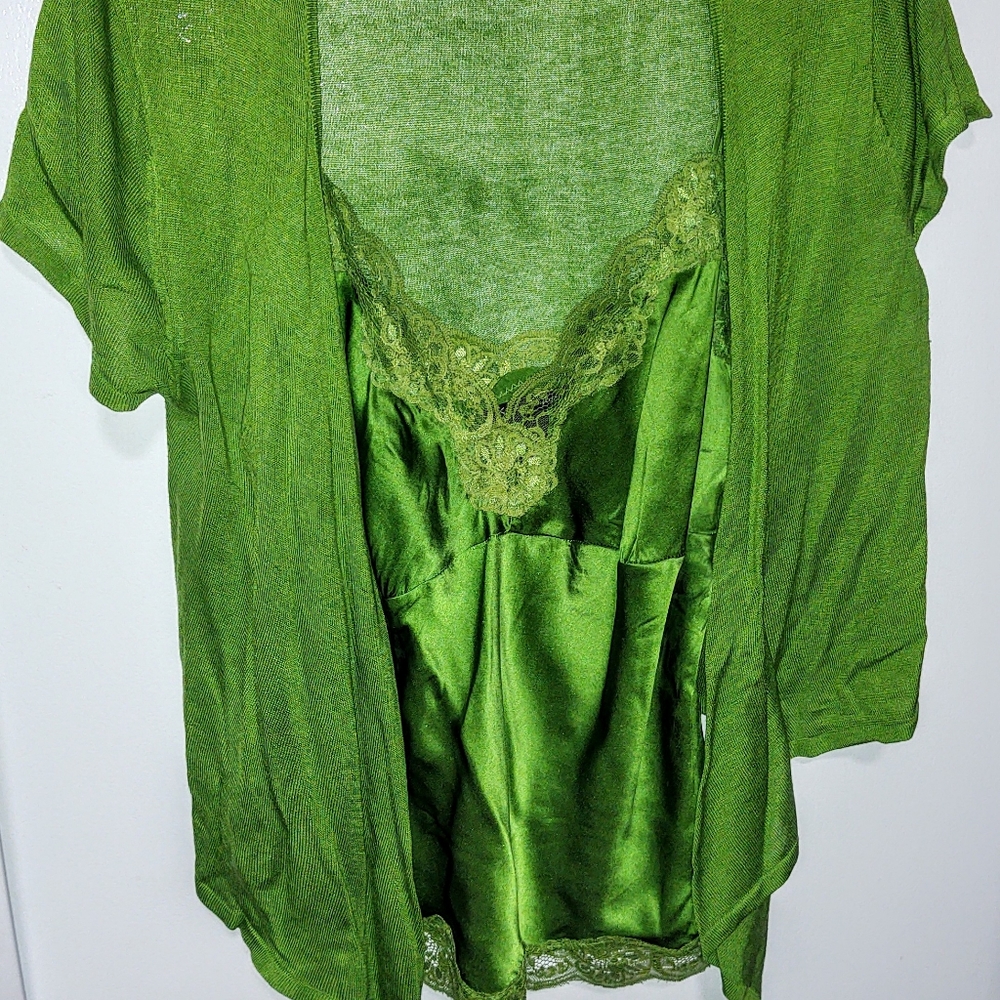 L Susan Taylor 2 piece silk green blouse